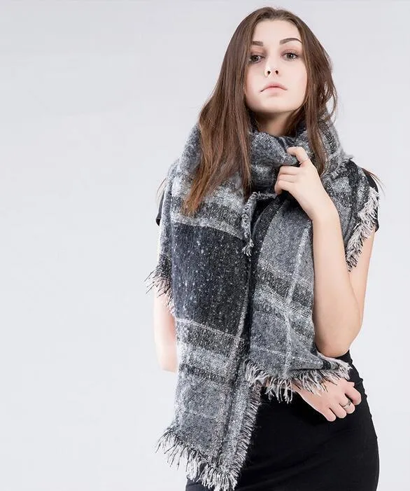 2017 New Fashionable Plaid Scarf for Women