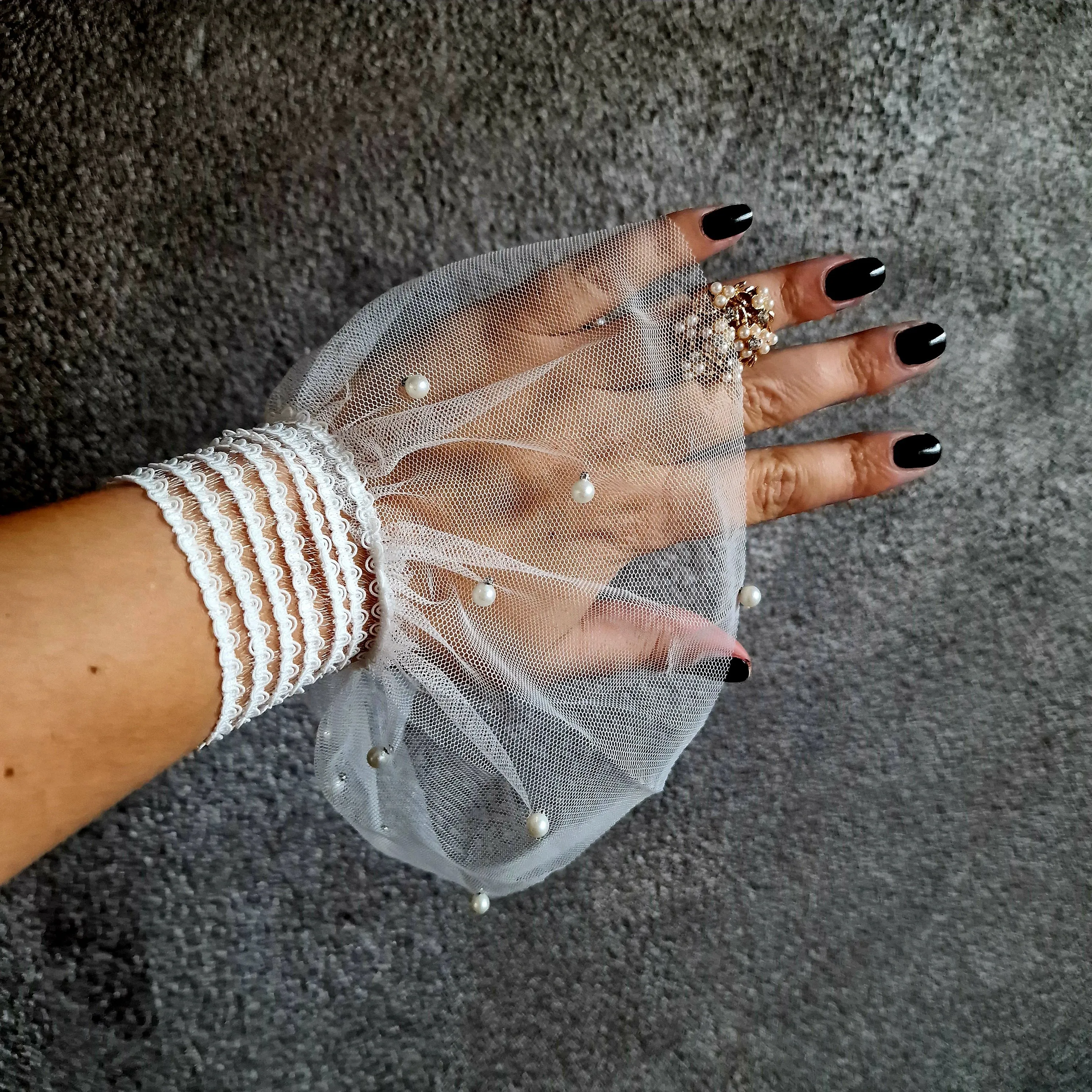 Casual Minimal Goth Romantic White Tulle Cuffs