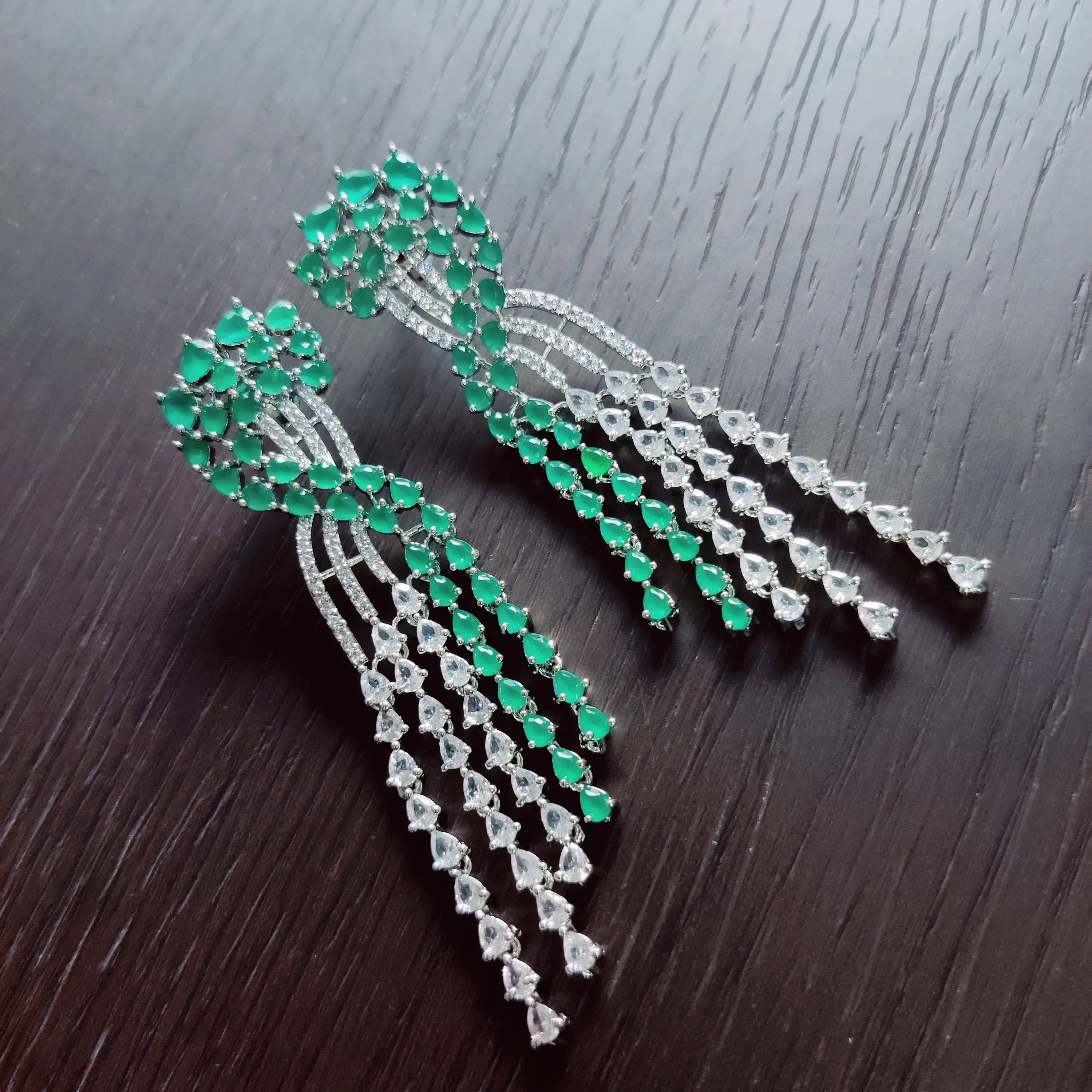 Graceful Green-White Earrings