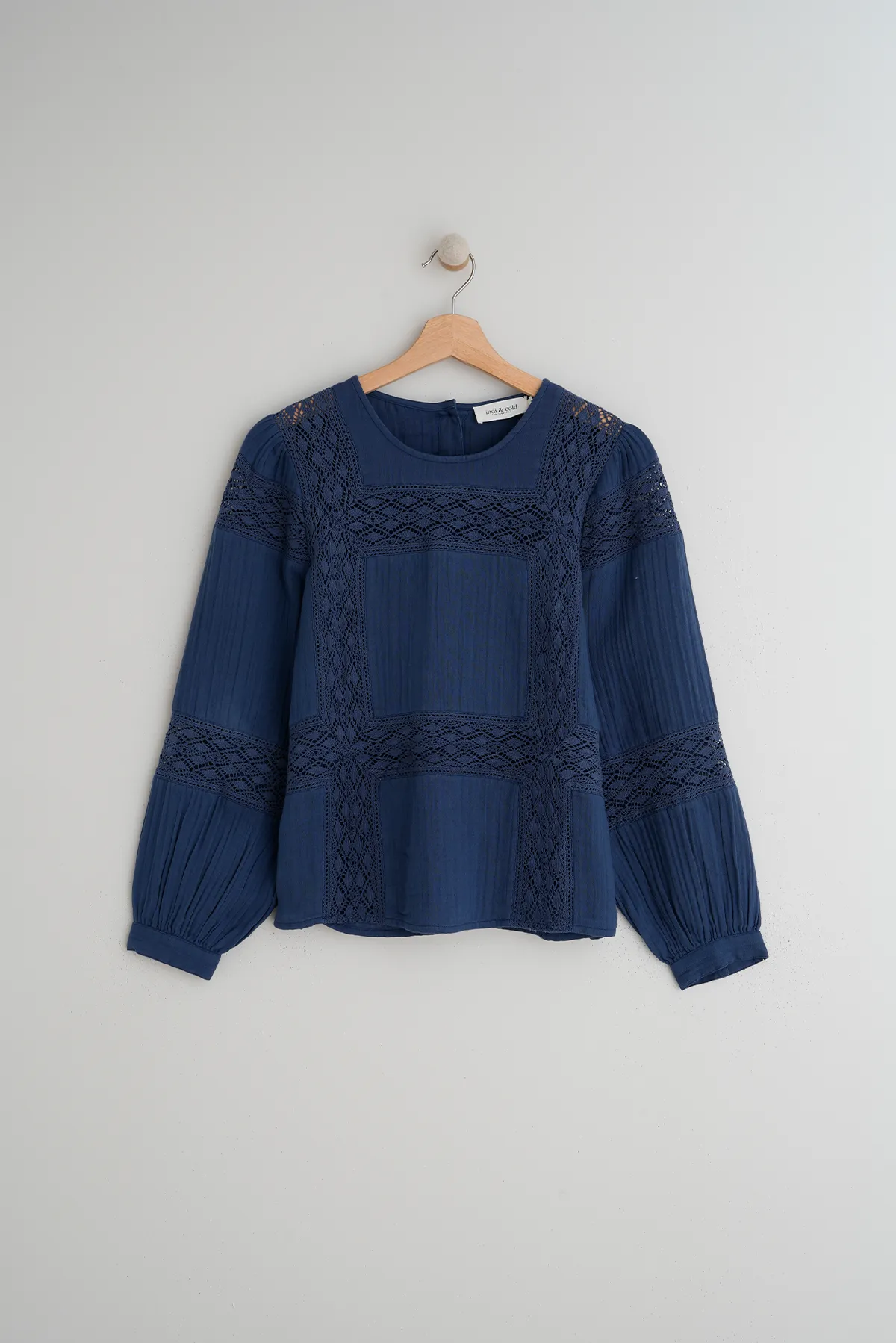 LONG SLEEVE ROMANTIC TOP