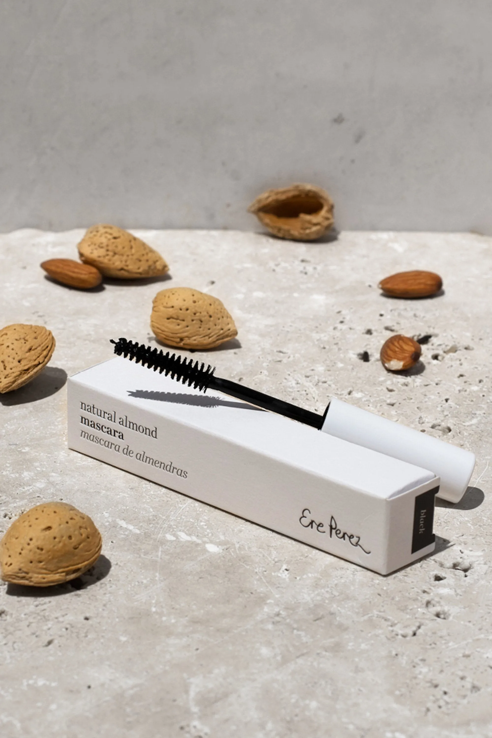 natural almond mascara black