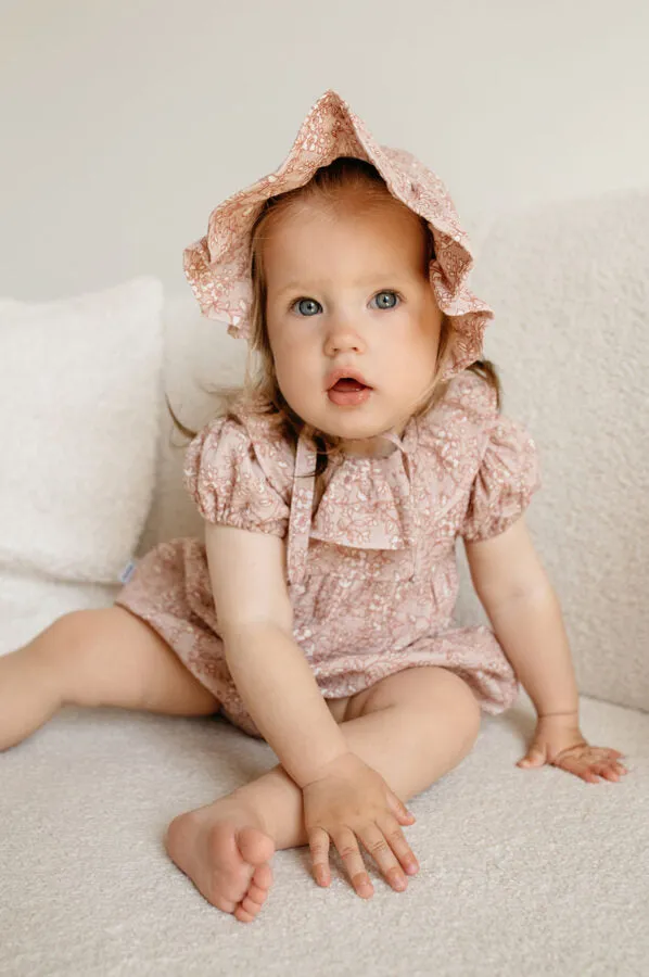 Pink romper with flower pattern - Romantic