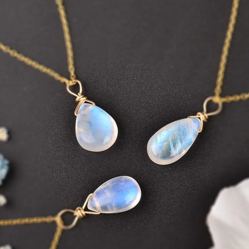 Romantic Gift Natural Moonstone Pendant Necklace