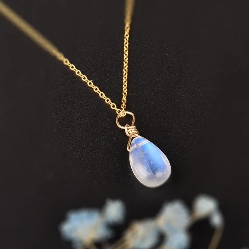 Romantic Gift Natural Moonstone Pendant Necklace