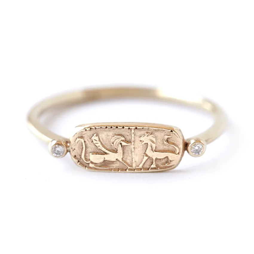 Signet Ring Women - Gold Lions Ring